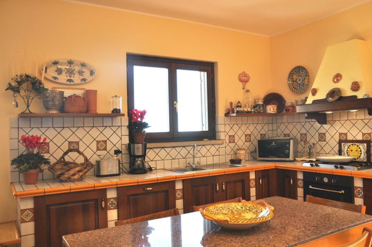 Villa Gemma Di Mare Santa Teresa Di Riva Exterior foto
